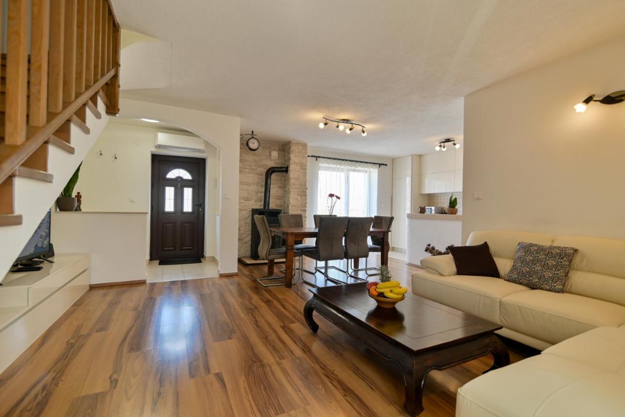 Apartman Ciciliani トロギール エクステリア 写真