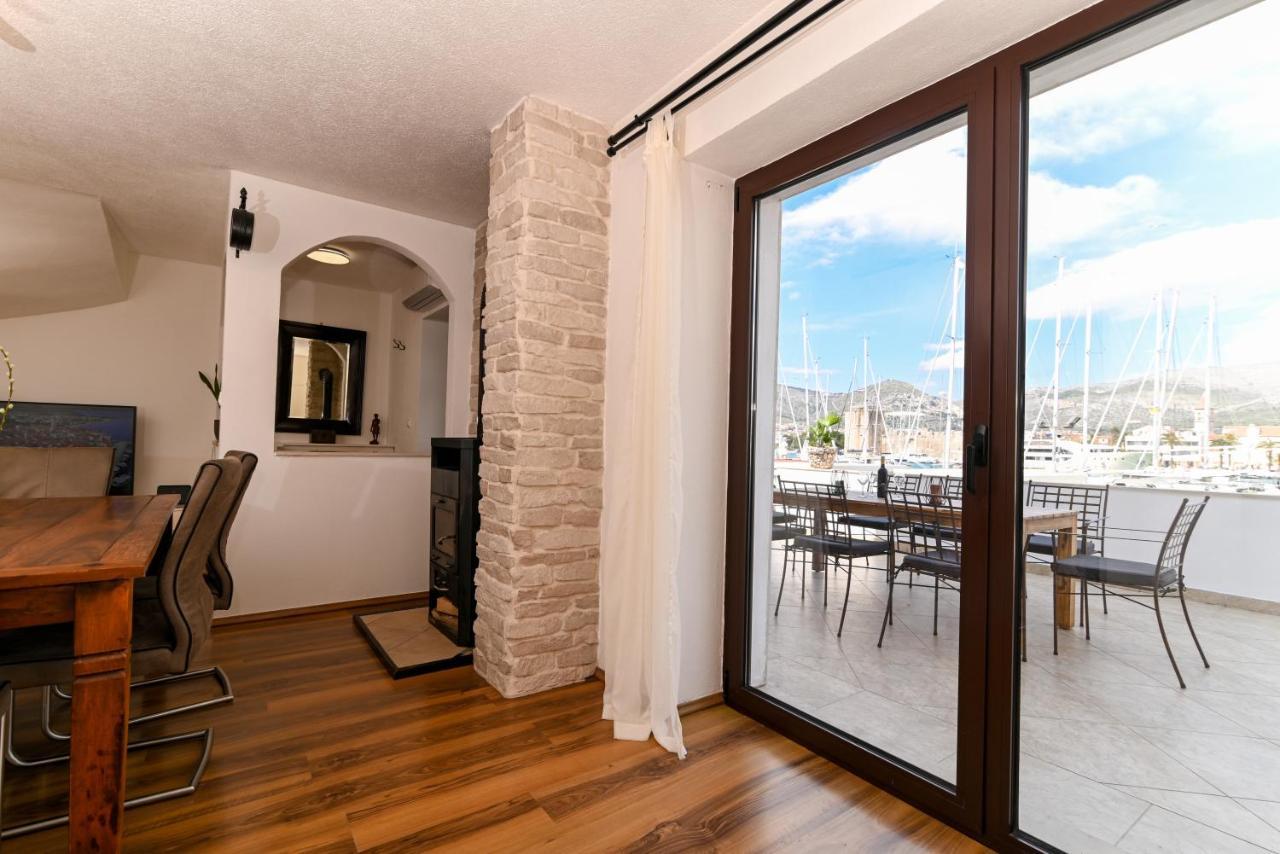 Apartman Ciciliani トロギール エクステリア 写真