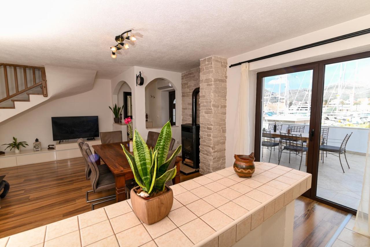 Apartman Ciciliani トロギール エクステリア 写真