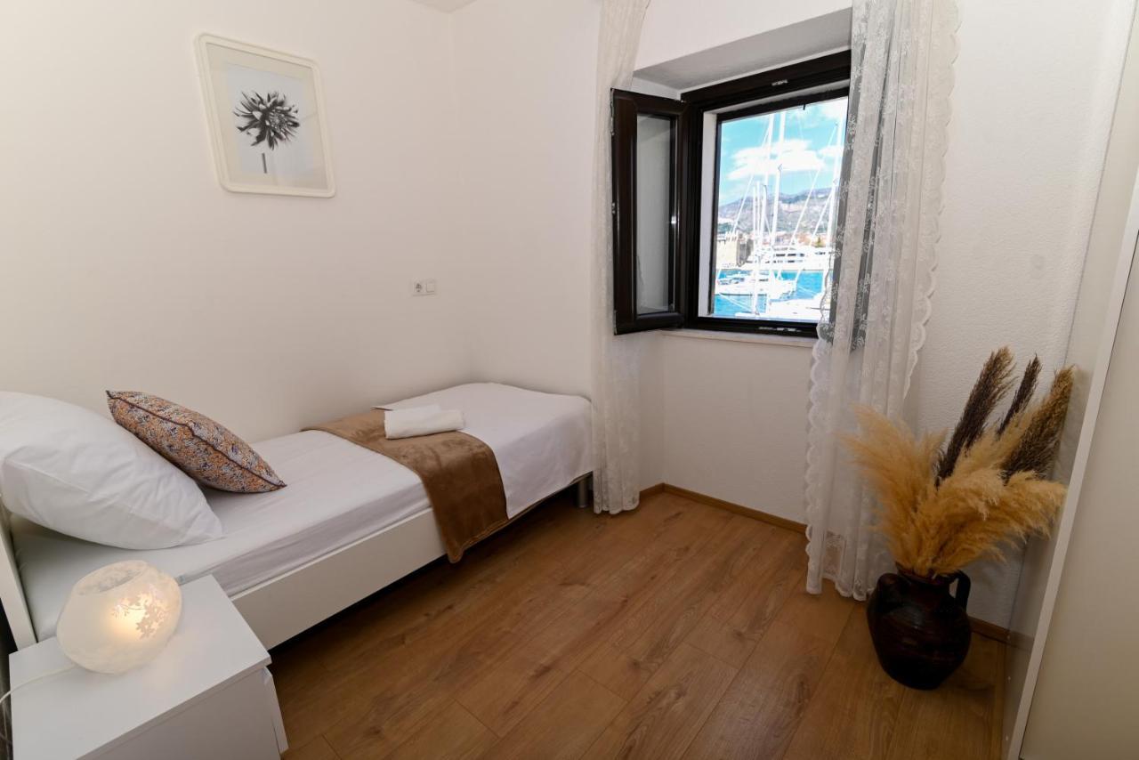 Apartman Ciciliani トロギール エクステリア 写真